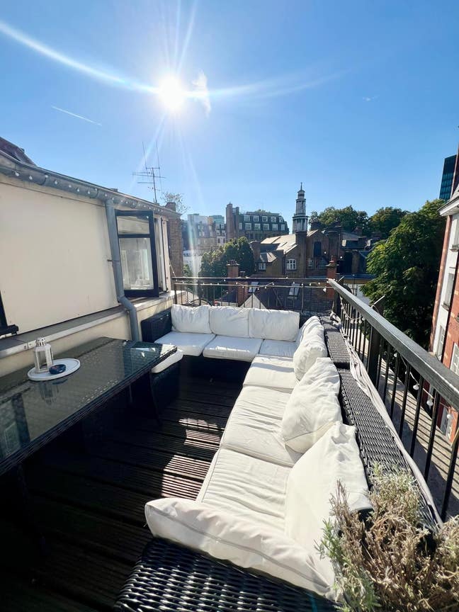 Double room (bills inc) beautiful terraced flat  Main Photo