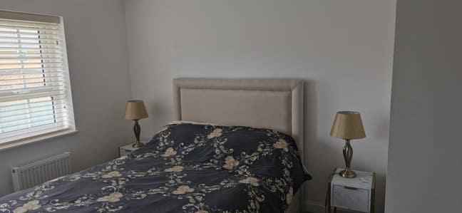 Modern Double Room – All Bills & WiFi Included – B Main Photo