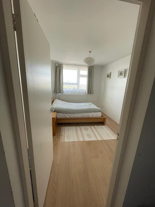 Spacious One-Bedroom Flat in Angel (Mon-Fri Let) Main Photo