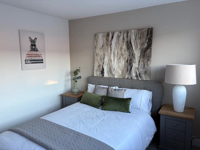 Exceptional House Share - *Last Room Remains* Main Photo