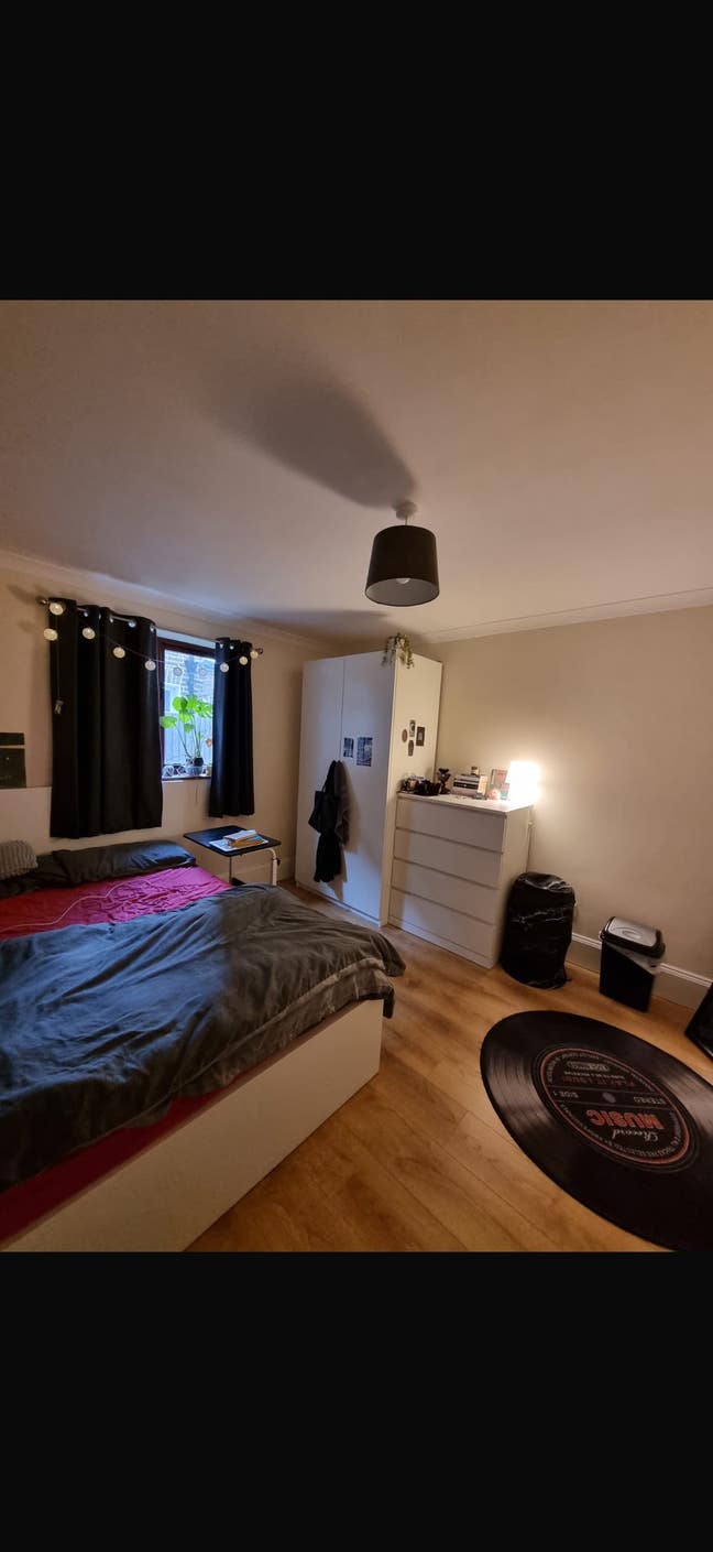 Fully Furnished Double room new refurbished house  Main Photo