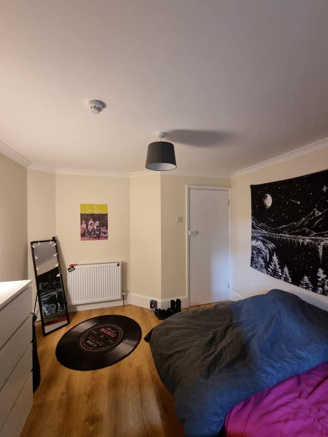 Fully Furnished Double room new refurbished house  Main Photo