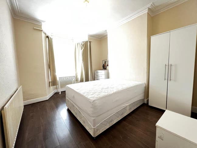 Rooms to rent in a house shares in Seven Sisters Main Photo
