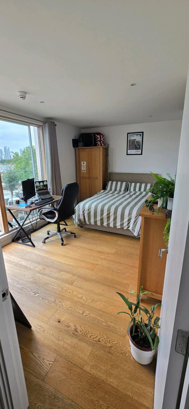 Rooftop Clapham double room Main Photo