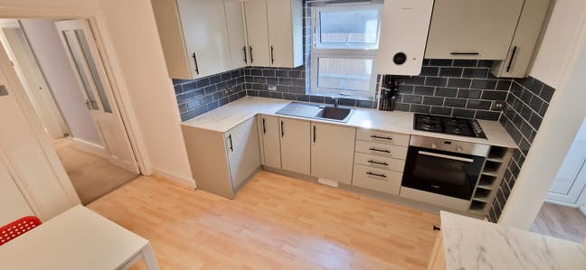 Stunning Double Bedroom in a Newly Refurbed Flat Main Photo