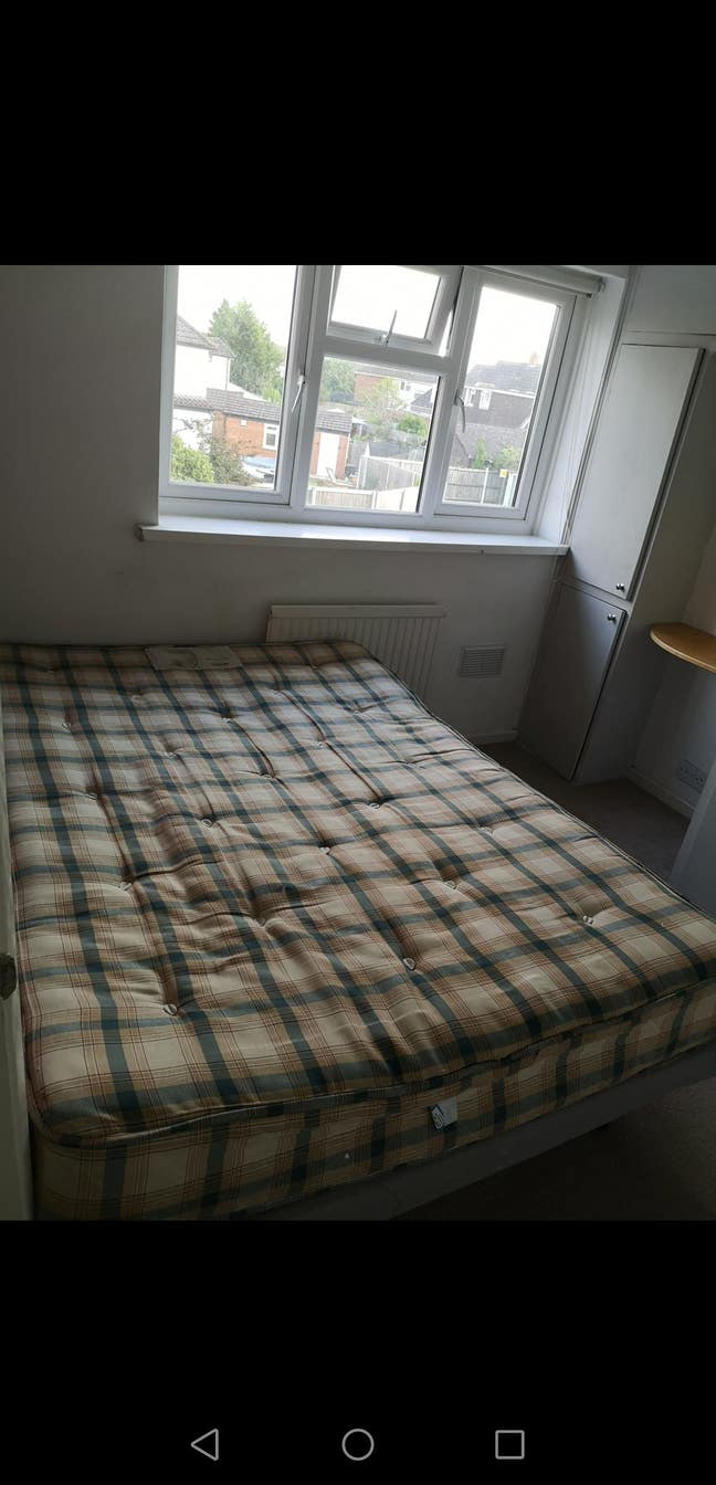 Fully furnished double room available Main Photo