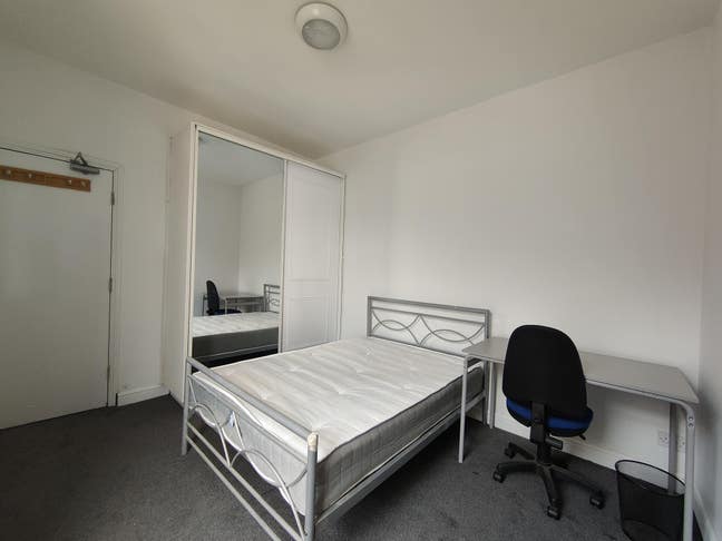 Prime Location, Newly Refurbished 6 Bed 🔥🔥🔥 Main Photo