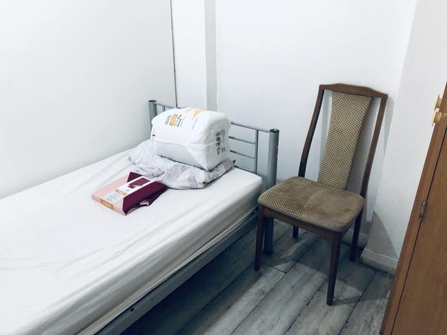 Single  Room@ E16 Bills  Inclusive Available  Now Main Photo