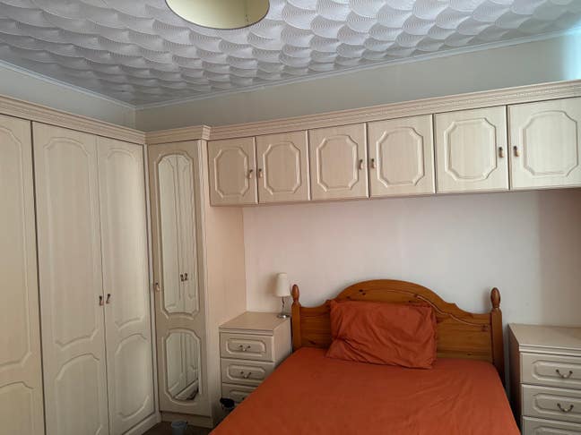 Double rooms £750-£950 . Hounslow Near Bus/train Main Photo