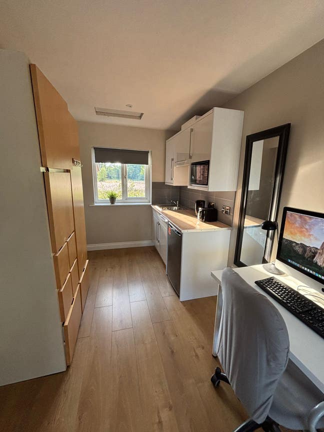Double Room with kitchenette in Chorlton Main Photo