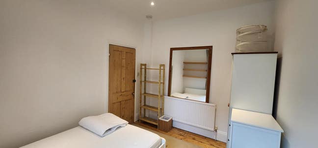 Sunny Room at Dyke Road Drive BN16AJ Main Photo