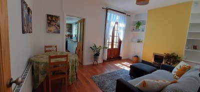 1 room available in a lovely  house in Newport Main Photo