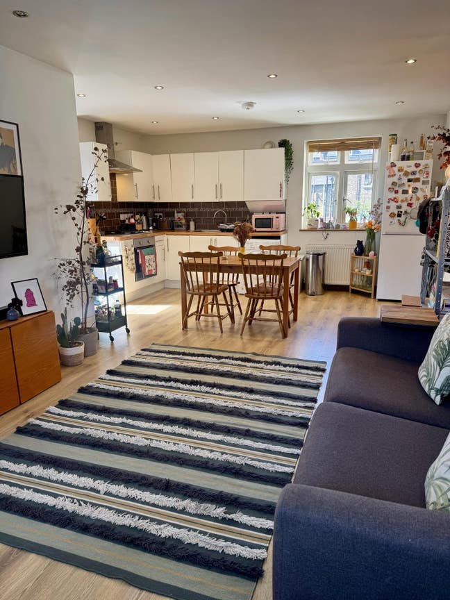Lovely three bed, two storey Haggerston flat Main Photo