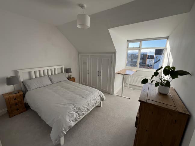 Spacious Furnished Double - Hove Beachfront Main Photo