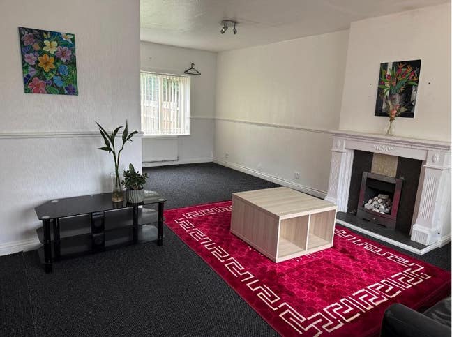 3 Bedrooms house to Let Cheadle Main Photo