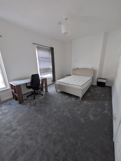 Room to let Main Photo