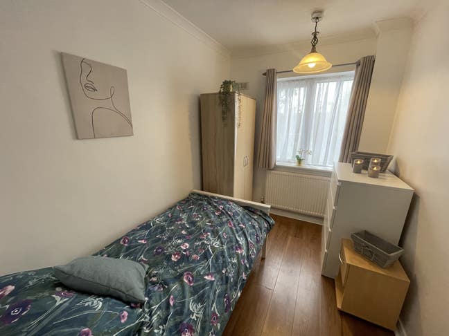 ***To Let - Single Room*** Main Photo