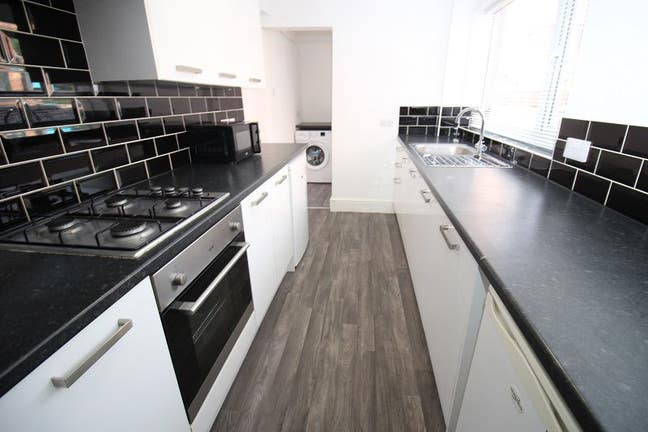 Student House All inclusive West End Main Photo