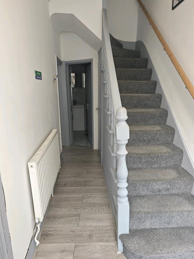 Huge double room for rent near to manor park stati Main Photo