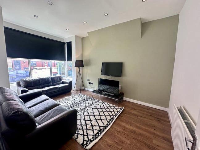 Professional House Share Meanwood for October Main Photo