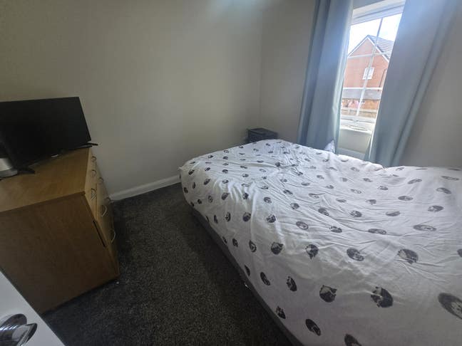 Double bedroom available in new build estate Main Photo