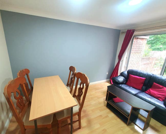 *4 Bed house for Students / Working Professionals* Main Photo