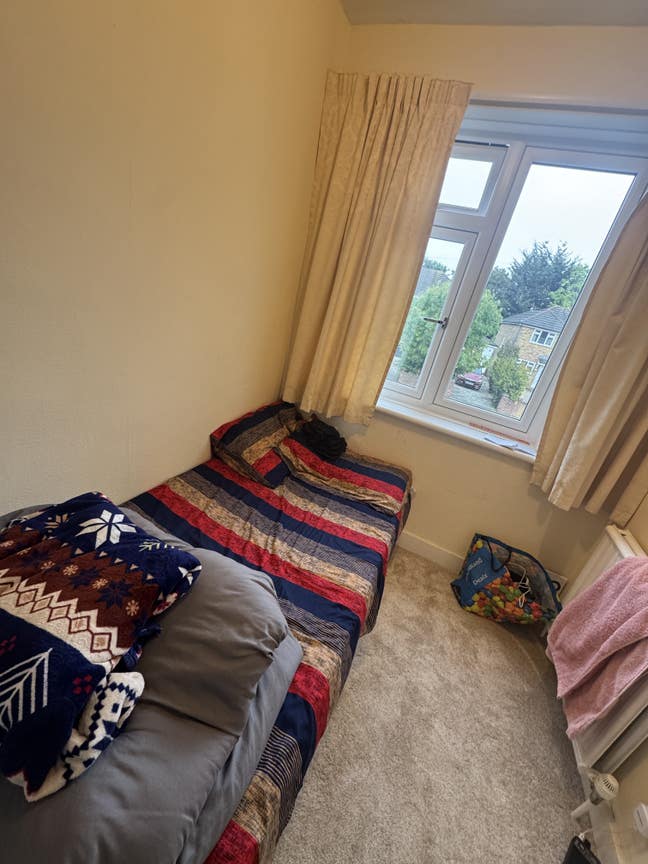 Box room for £450 Main Photo