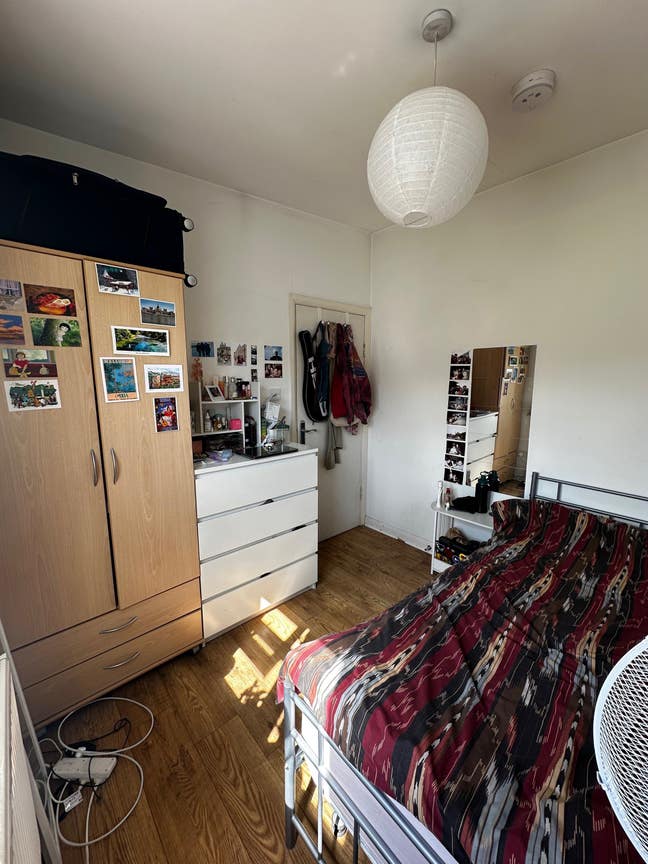 Room in social house - perfect for Imperial grads Main Photo