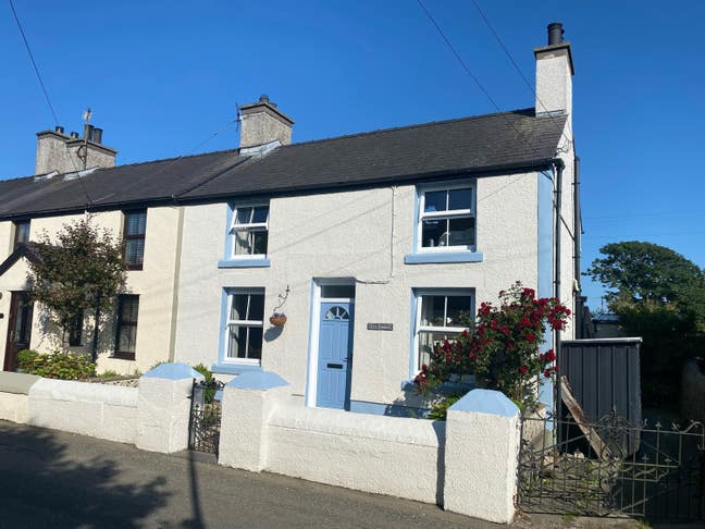 Large double room to rent in rural house Main Photo