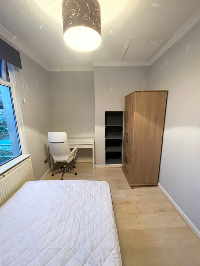 Fabulous Double Room **2min from Cabot Circus Main Photo