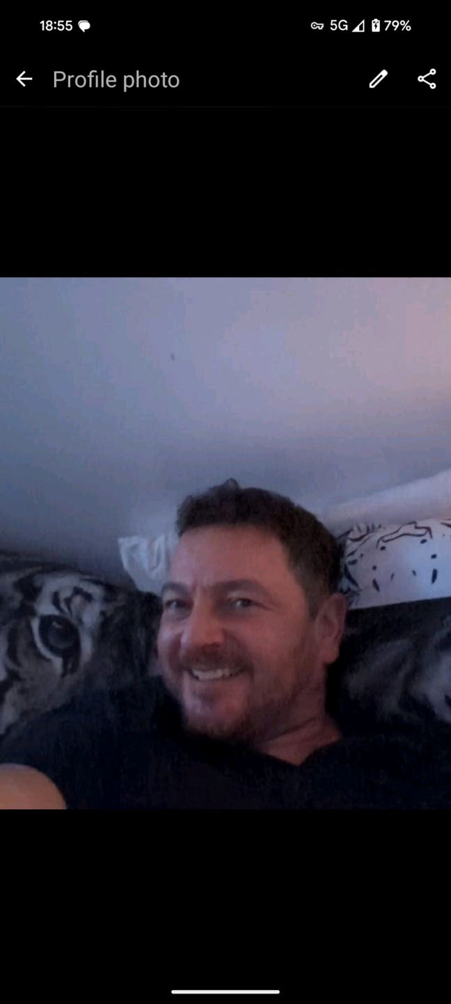 House share/room/flat/apartmentbuddy up wanted Main Photo
