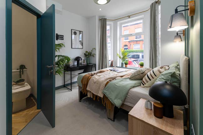 Premium New Rooms | Stockport | Bills Included!  Main Photo