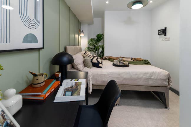 Premium New Rooms | Stockport | Bills Included!  Main Photo