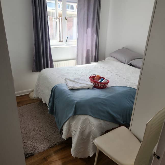 Spare Room To Rent Main Photo