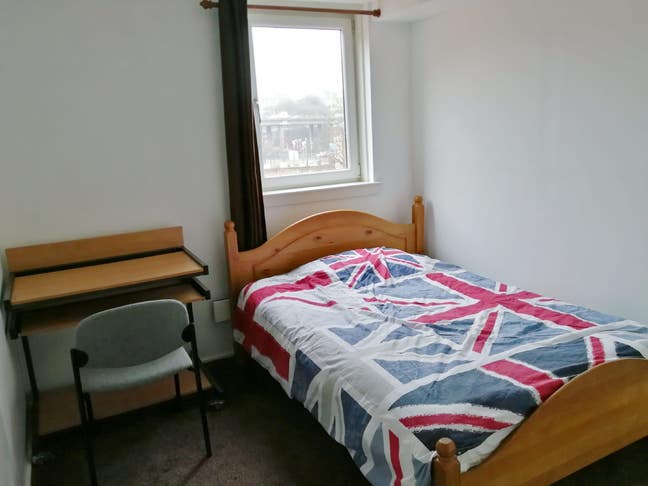 3-Bedroom Flat is available for Rent in - G4 9DF Main Photo