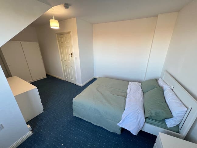 Double Room in Social 5Bed House in Woolwich Main Photo