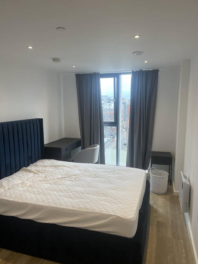 Looking for a Flatmate on 70 Swan Street Apartment Main Photo
