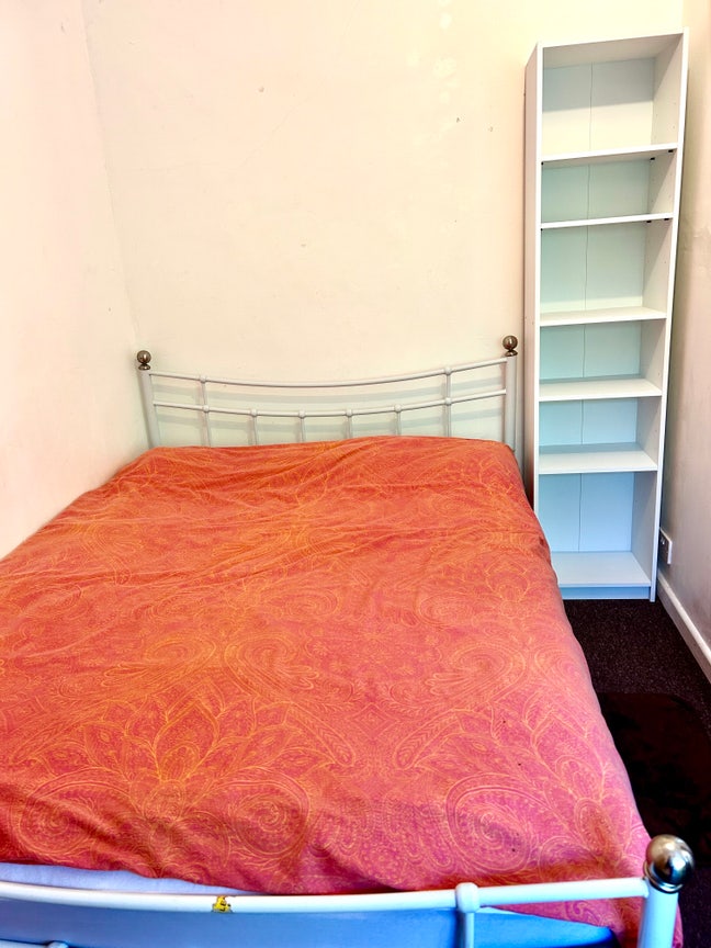 🔥Room+Own Toilet+Sink 🔥Bills  inc+Cleaner 🔥Parking Main Photo