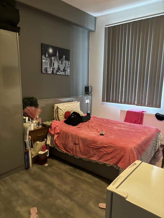 Small double room  Main Photo