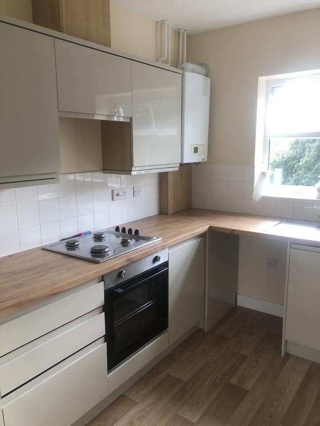 Large top floor apartment in Truro  Main Photo