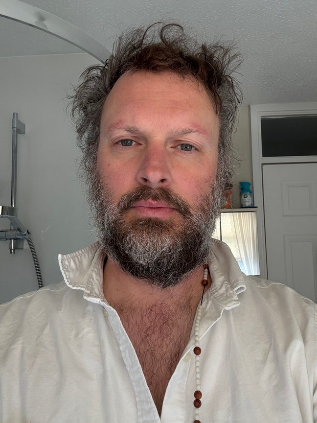 Seeking big living space.  Main Photo