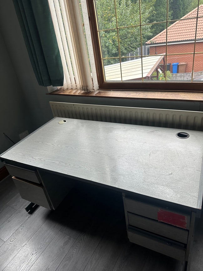 A double bedroom in a middle class area Main Photo