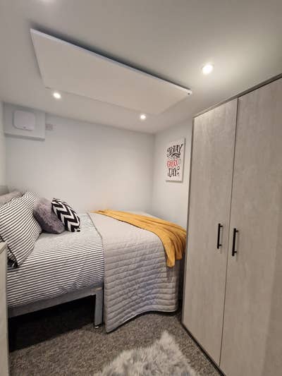 External Studio - Central Guildford £825 Main Photo