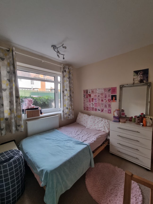 Bright & Cozy Double Room in Friendly House Main Photo