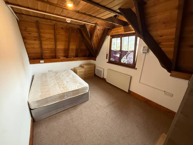 🏠 Double Room in 6-Bed HMO - Available Now Main Photo
