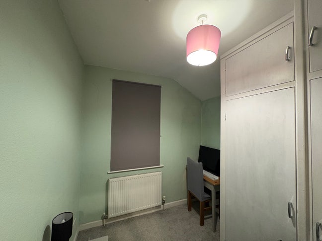 Single room available - to be fully refurbished Main Photo