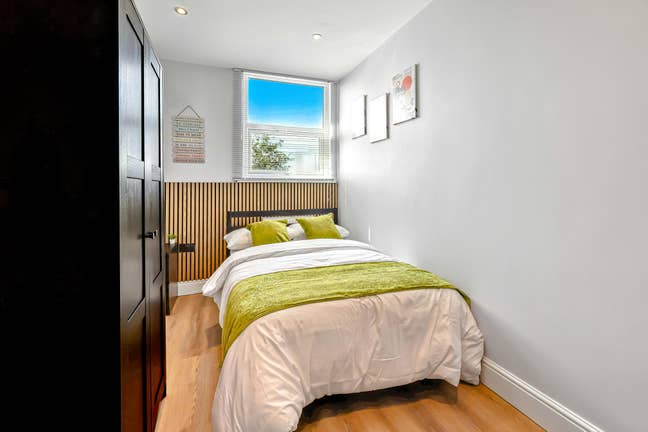 Southchurch, SS1 - Newly Refurbished Luxury Rooms Main Photo