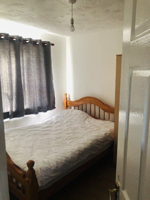 Extra Large Double Room Near City Centre - £800 Main Photo