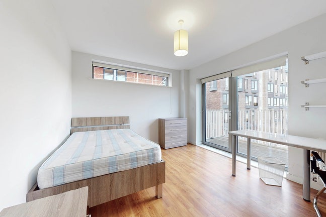 Double En-suite with Private Balcony Near QMUL Main Photo