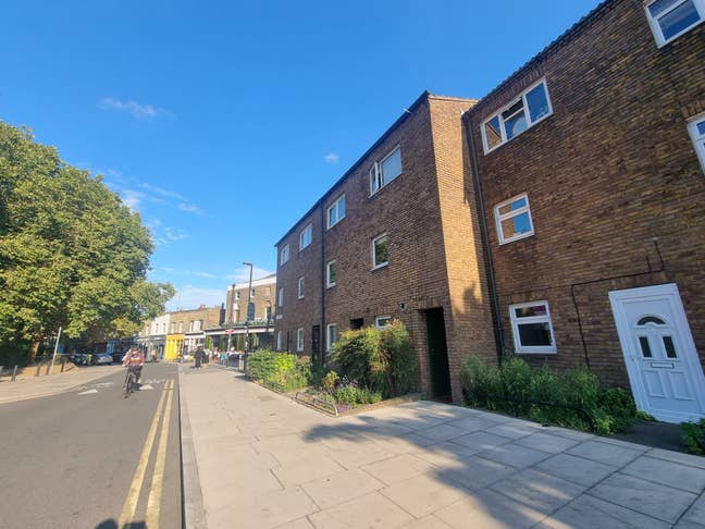 Rare 4 Bed Townhouse on Columbia Road Main Photo